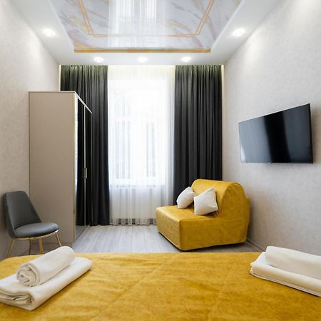 Rynok Square City Center Two Bedroom Apartment! Lviv Kültér fotó