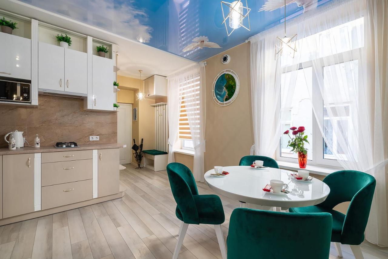 Rynok Square City Center Two Bedroom Apartment! Lviv Kültér fotó